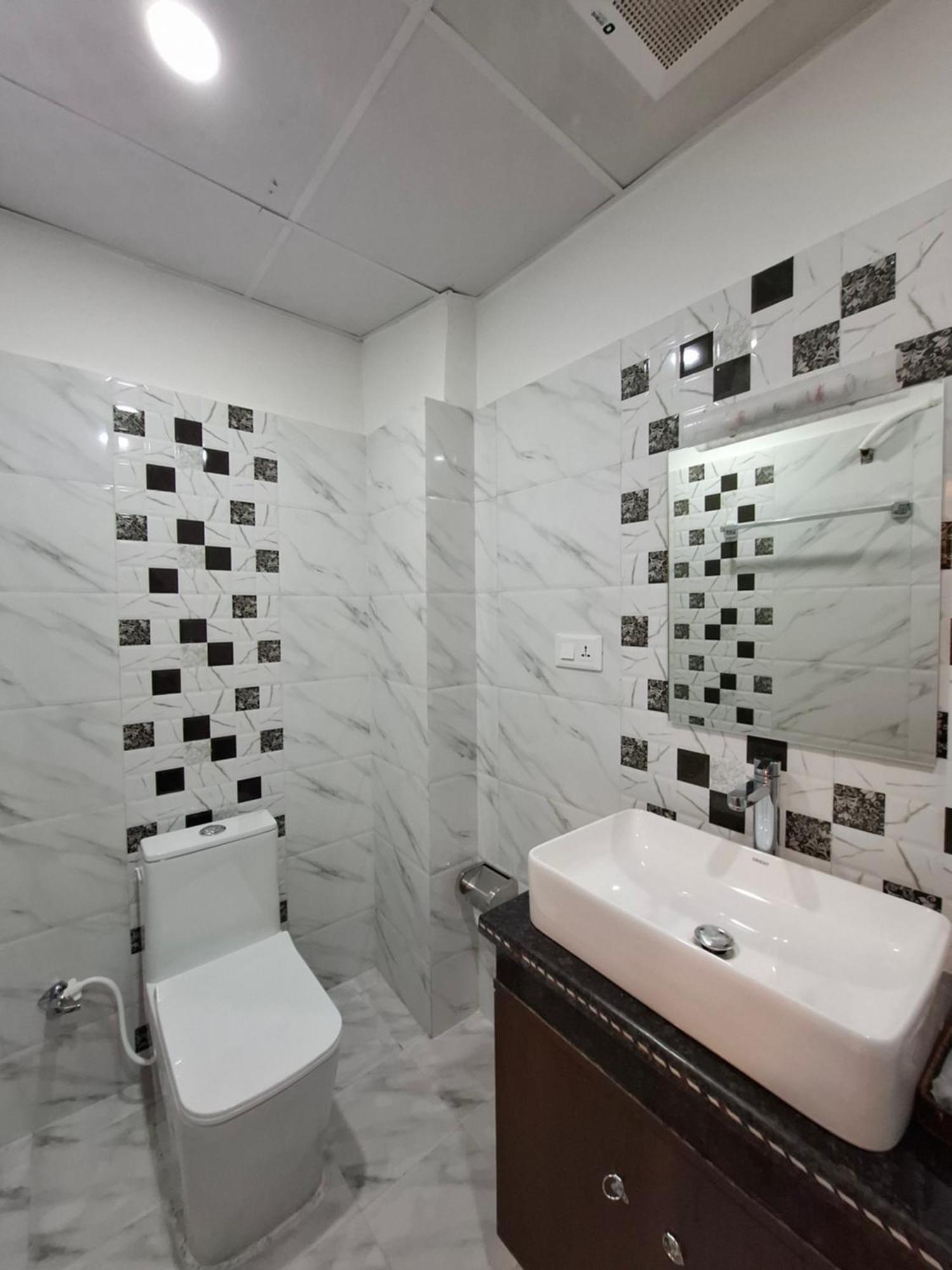 Hotel Royal Mithila Private Limited Янакпур Екстериор снимка