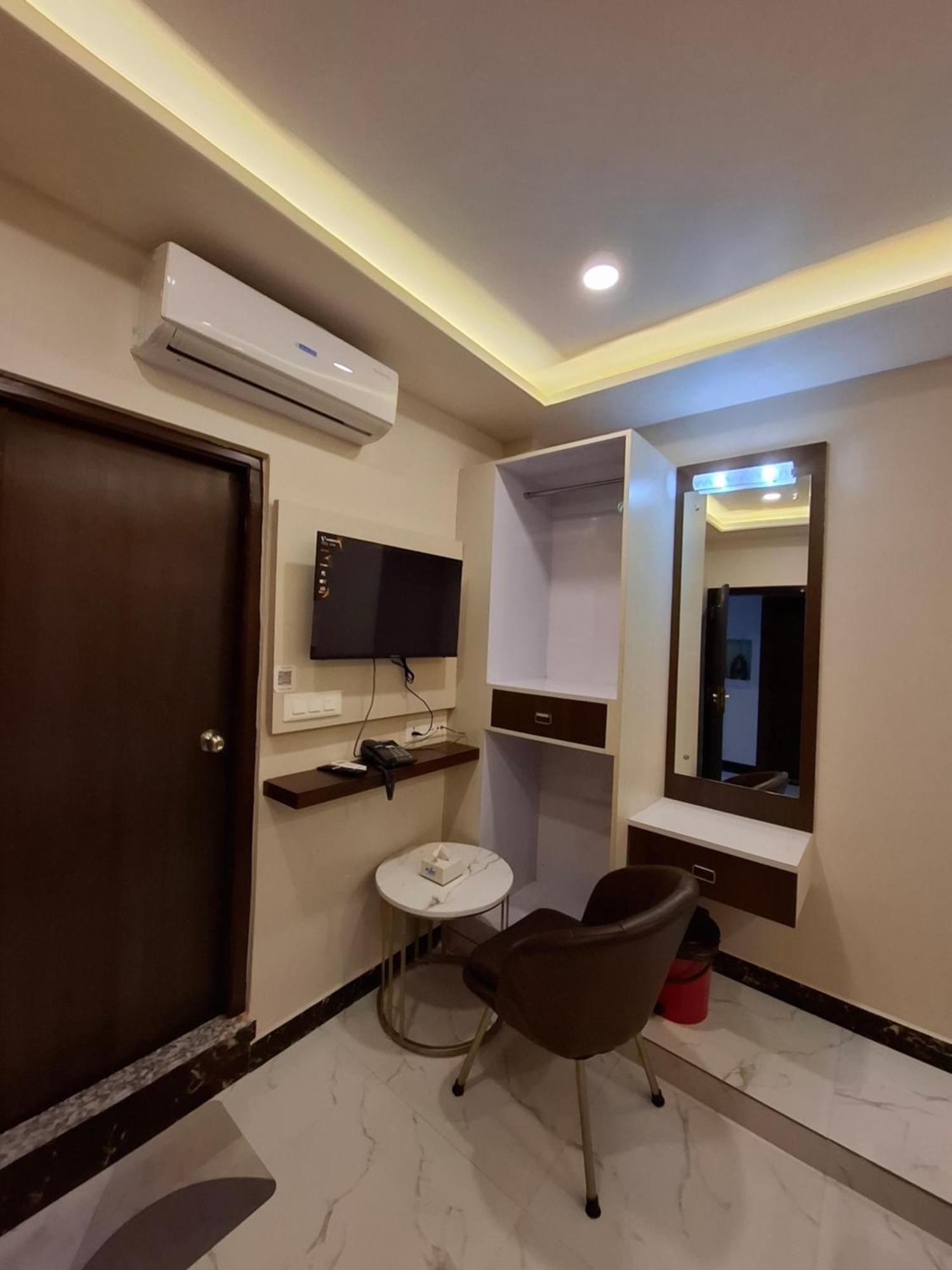 Hotel Royal Mithila Private Limited Янакпур Екстериор снимка